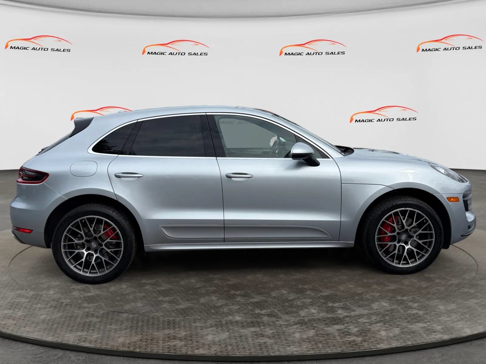Used 2017 Porsche Macan Turbo AWD/4WD image 6