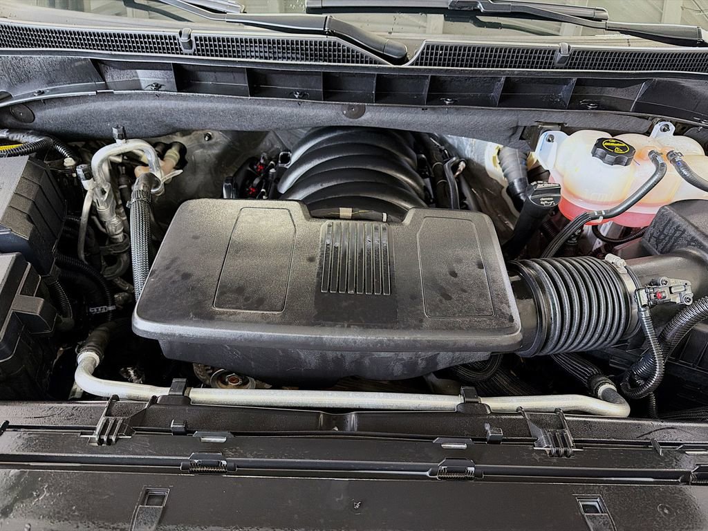 Used 2025 Cadillac Escalade Sport w/ LPO, ONYX Package image 32