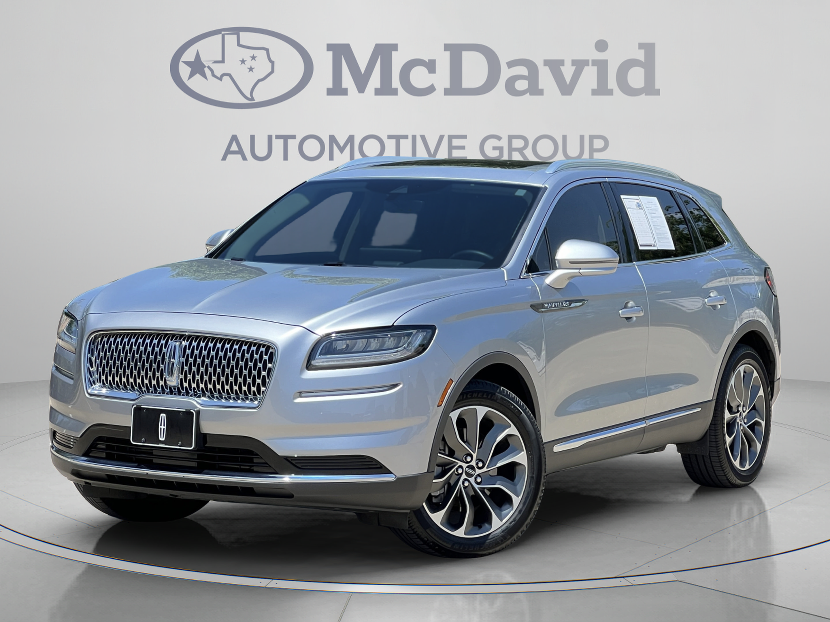 Used 2023 Lincoln Nautilus Reserve w/ Luxury Package AWD/4WD image 2