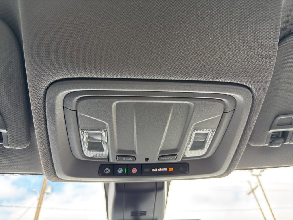 Used 2022 Chevrolet Silverado 1500 Custom w/ Safety Confidence Package image 22