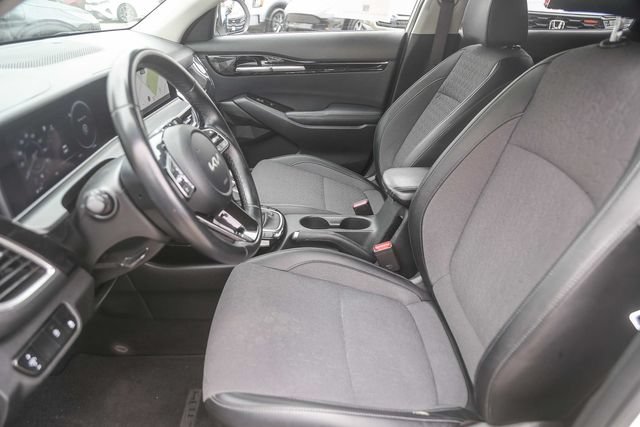 Used 2024 Kia Seltos S AWD/4WD image 17