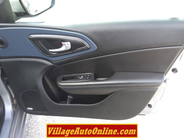Used 2015 Chrysler 200 S w/ Navigation & Sound Group I image 32
