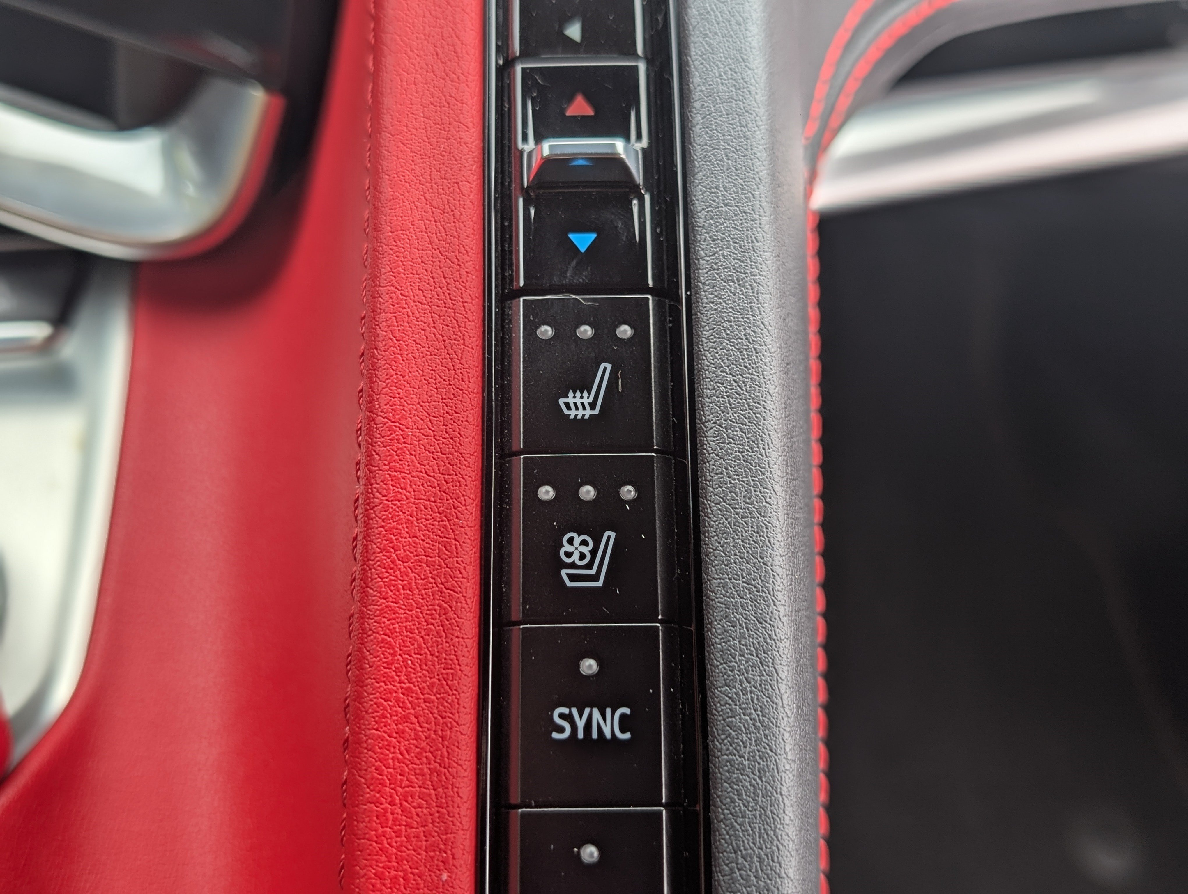 Used 2024 Chevrolet Corvette Stingray Preferred Cpe w/ Z51 Performance Package RWD image 30