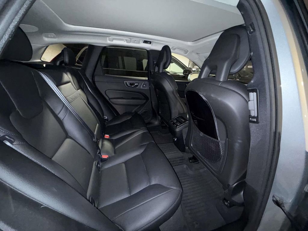 Used 2018 Volvo XC60 T6 Inscription w/ Convenience Package AWD/4WD image 5