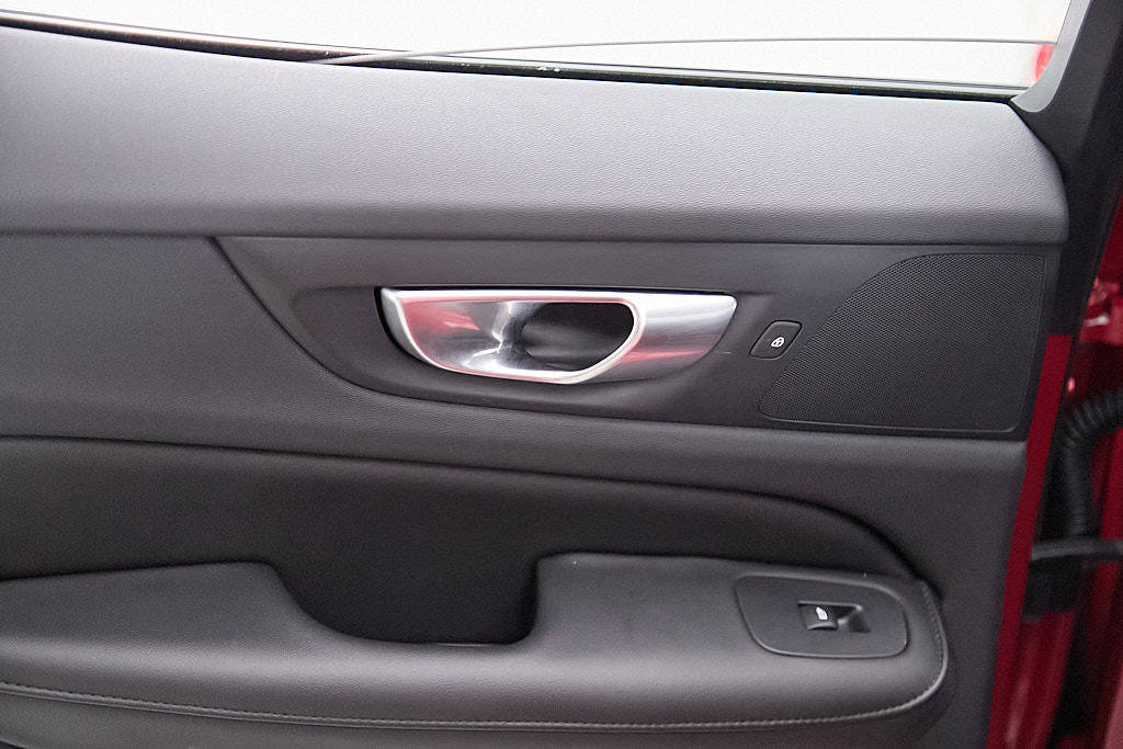 Certified 2024 Volvo S60 B5 Plus AWD/4WD image 20