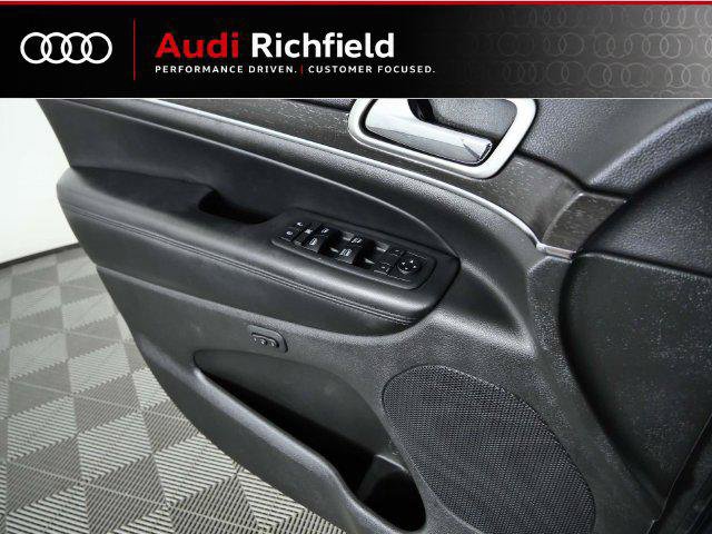 Used 2018 Jeep Grand Cherokee Limited w/ Trailer Tow Group IV AWD/4WD image 19
