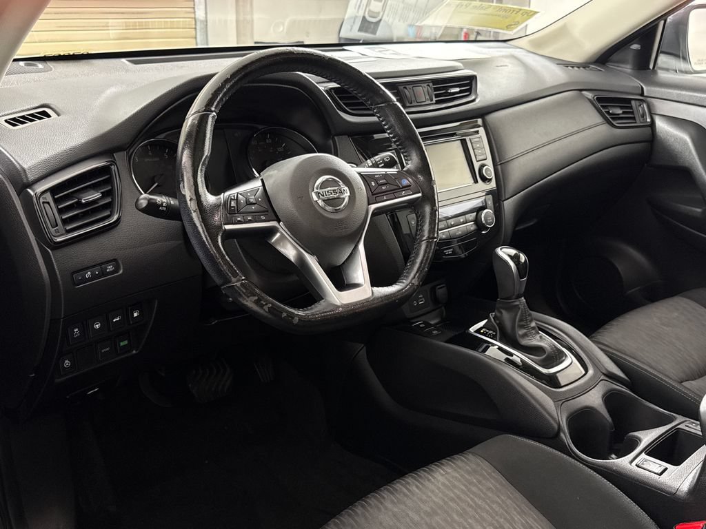 Used 2020 Nissan Rogue SV w/ Sun & Sound Touring Package FWD image 14