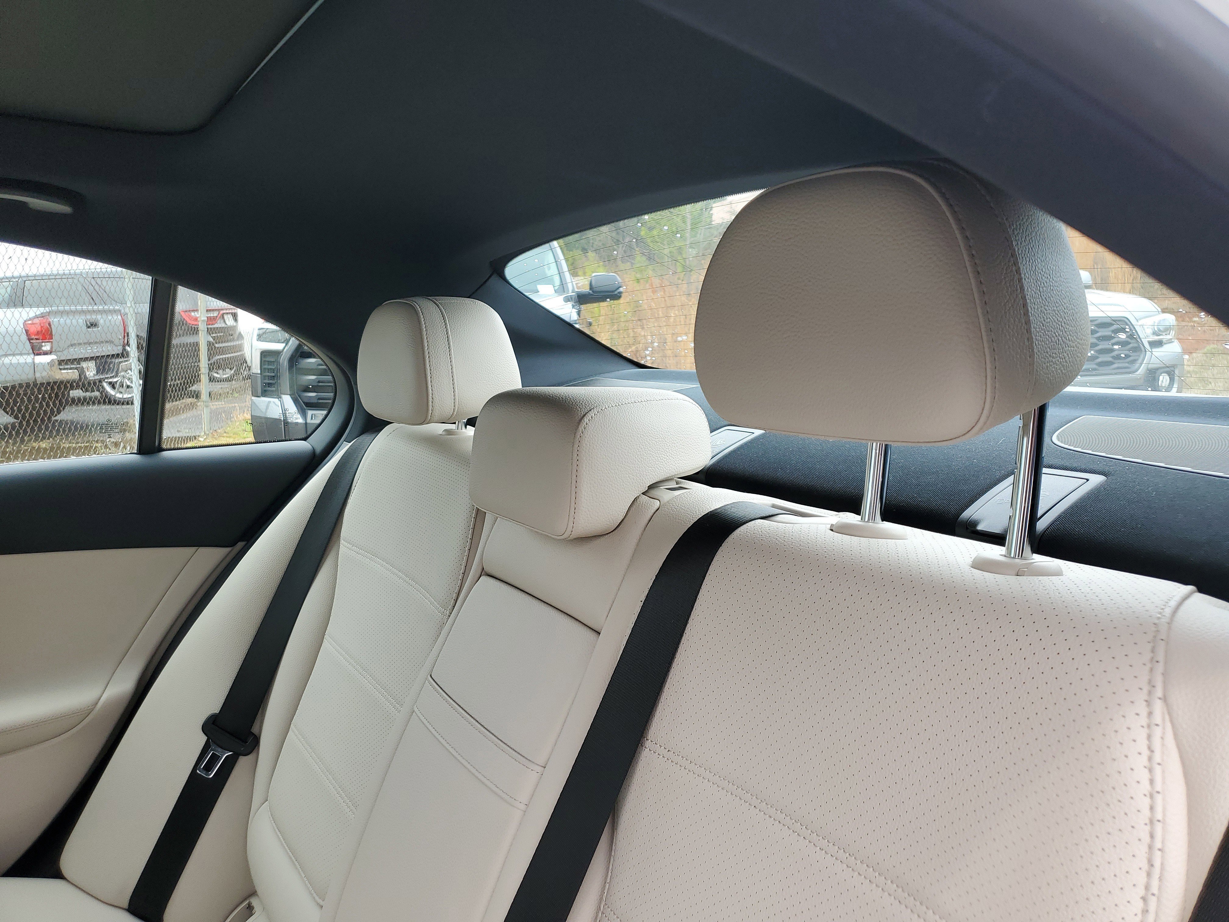 Used 2023 Mercedes-Benz C 300 Sedan image 9