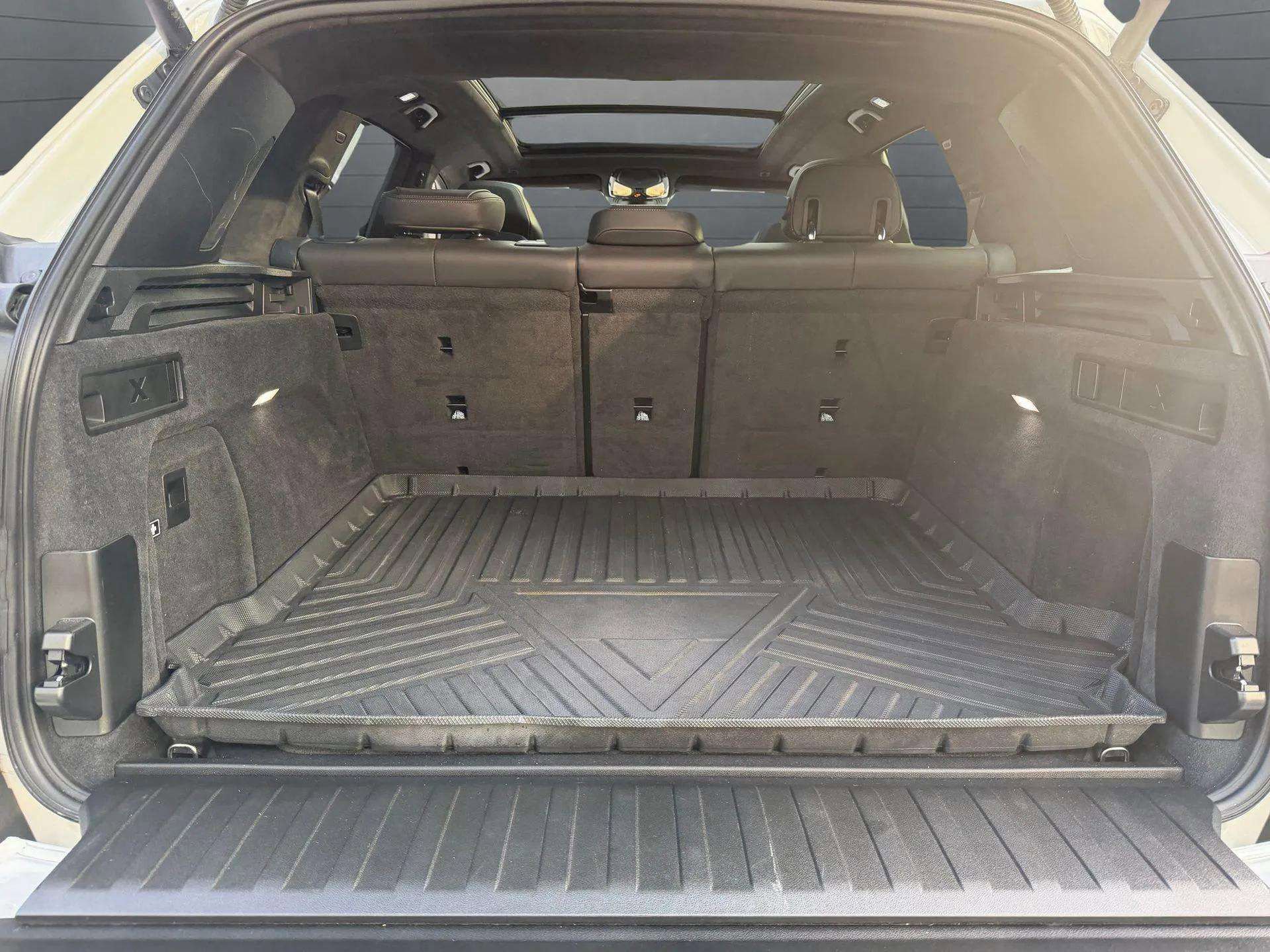 Used 2022 BMW X5 M w/ Executive Package image 32