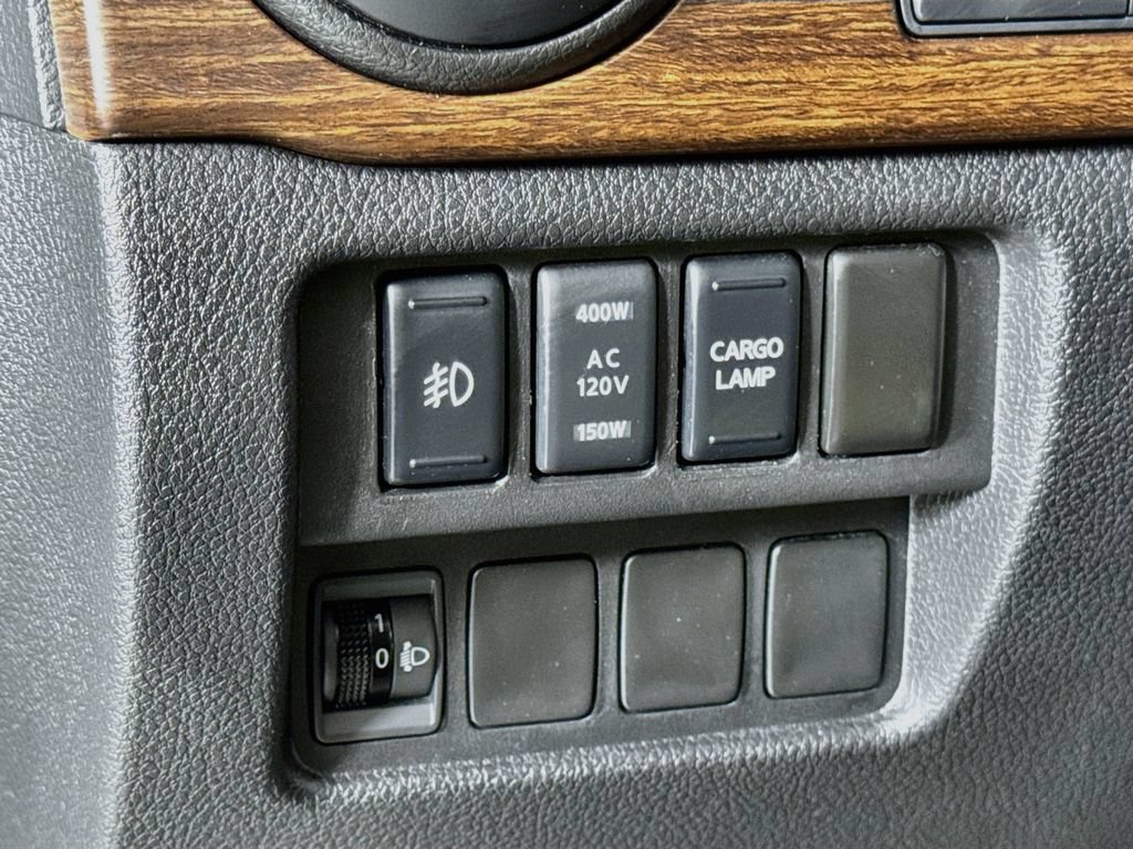 Used 2017 Nissan Titan Platinum Reserve AWD/4WD image 23