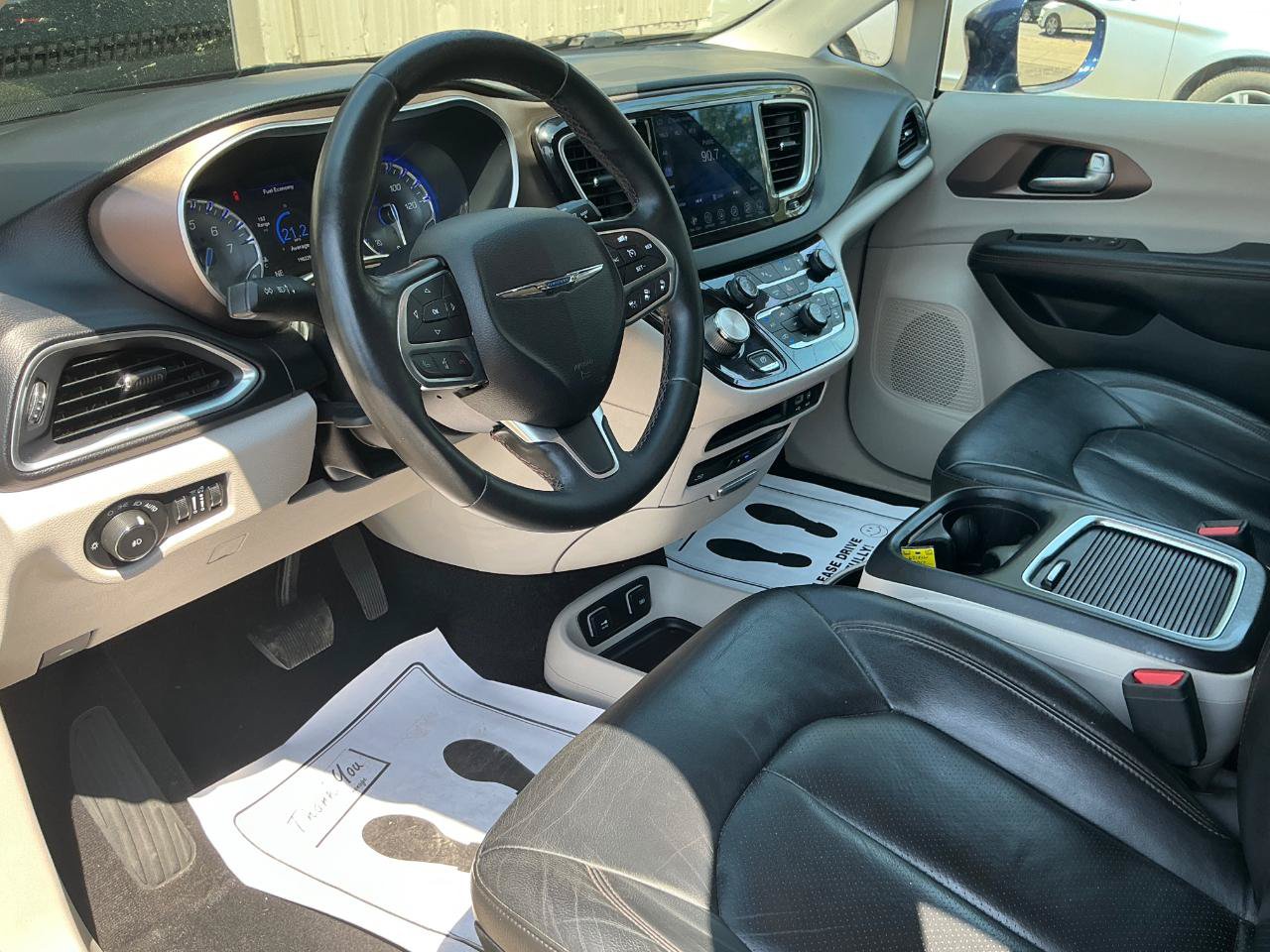 Used 2017 Chrysler Pacifica Touring-L Plus w/ Advanced Safetytec Group FWD image 15
