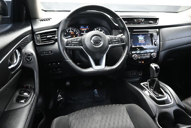 Used 2020 Nissan Rogue SV AWD/4WD image 16
