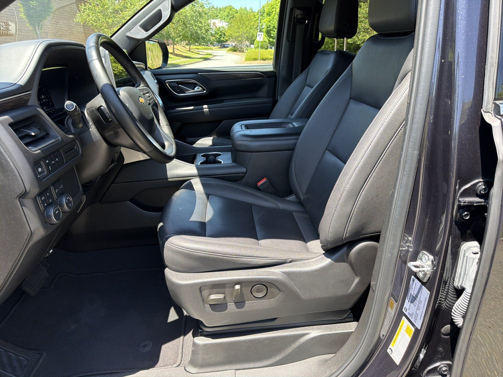 Used 2024 Chevrolet Tahoe LT AWD/4WD image 9