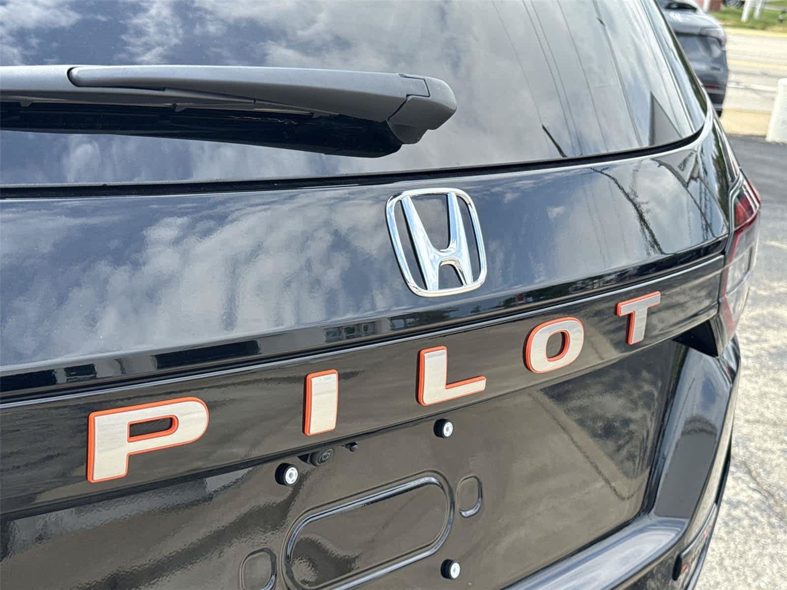 Used 2026 Honda Pilot TrailSport image 11