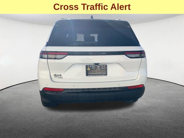 Used 2023 Jeep Grand Cherokee Altitude image 12