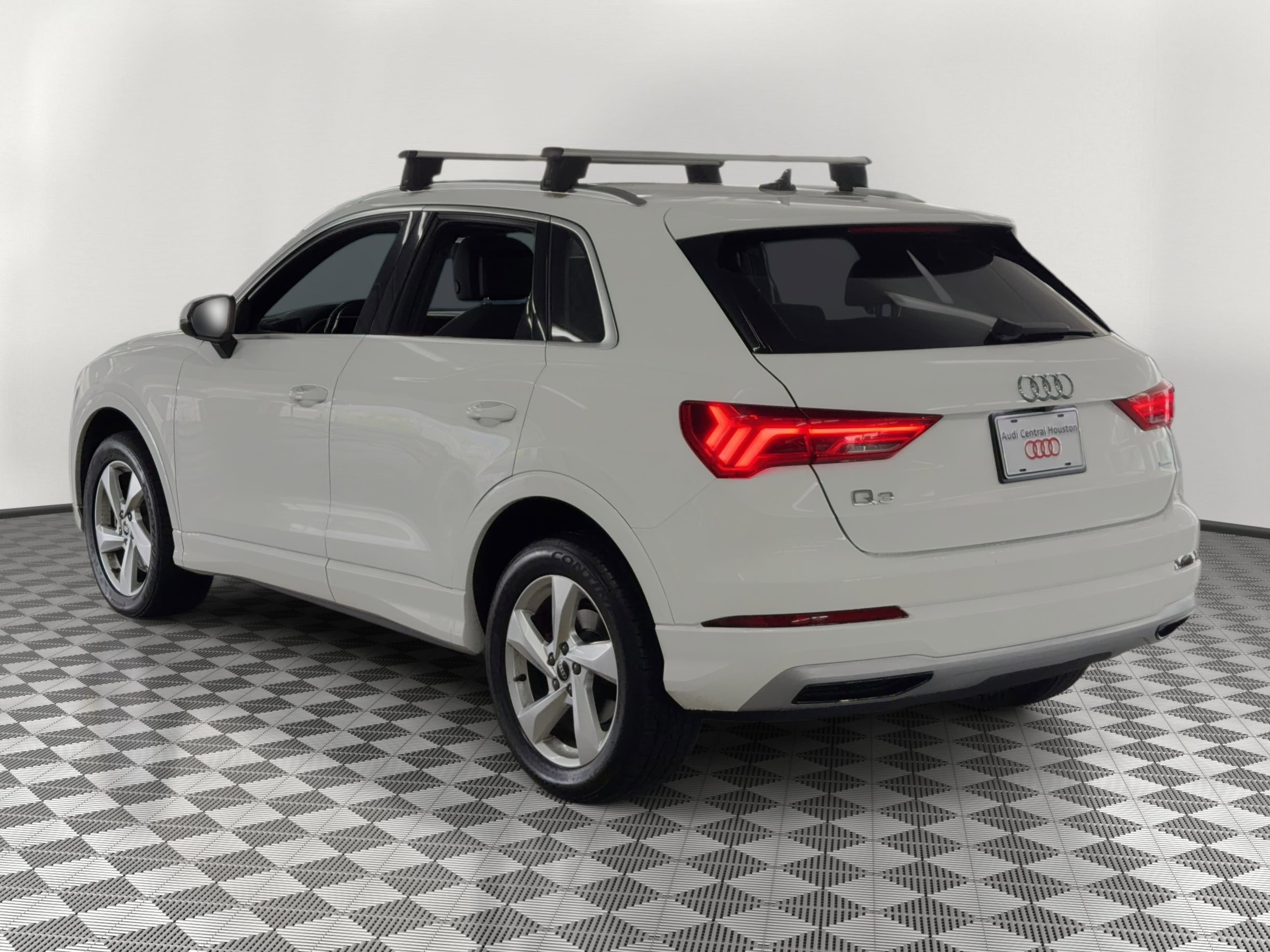 Used 2021 Audi Q3 2.0T Premium AWD/4WD image 3