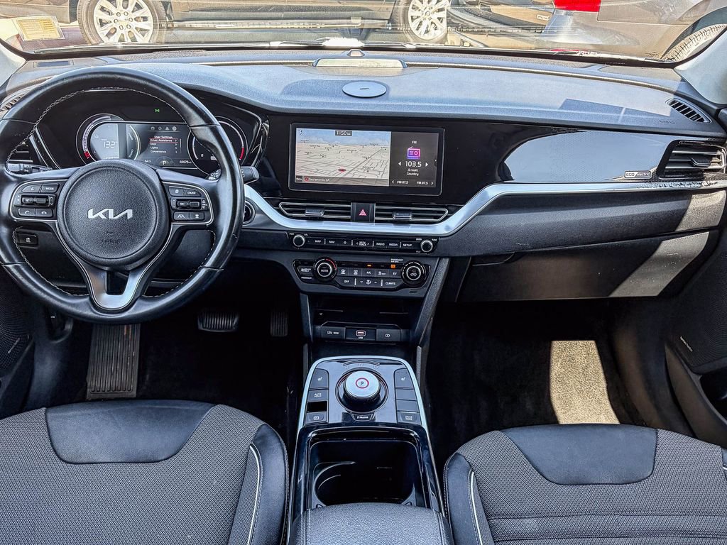 Used 2022 Kia Niro EX image 16