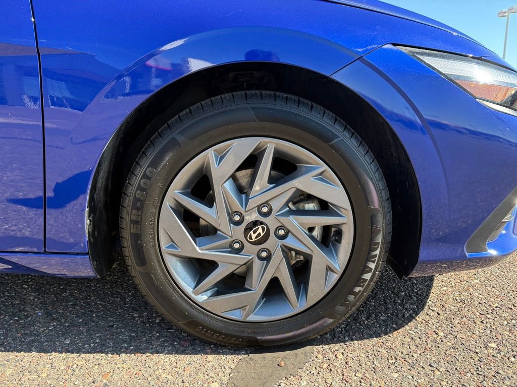 Used 2024 Hyundai Elantra SEL FWD image 8