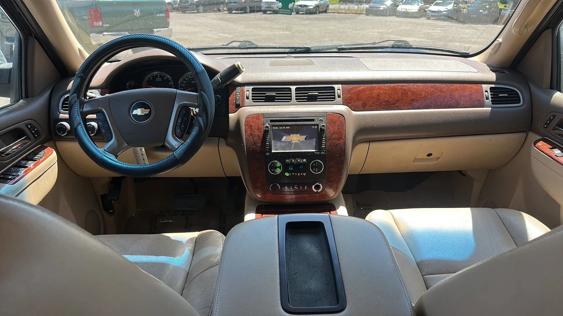 Used 2012 Chevrolet Suburban LTZ image 11