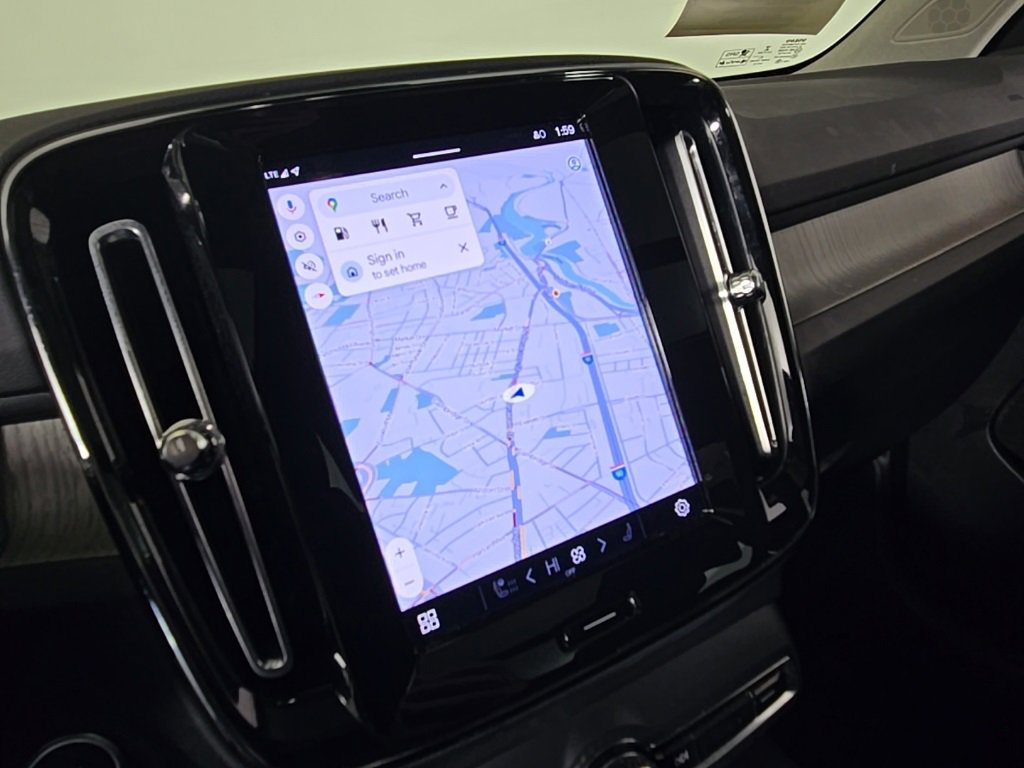 Certified 2023 Volvo XC40 B5 Plus w/ Driver Assist Package image 30