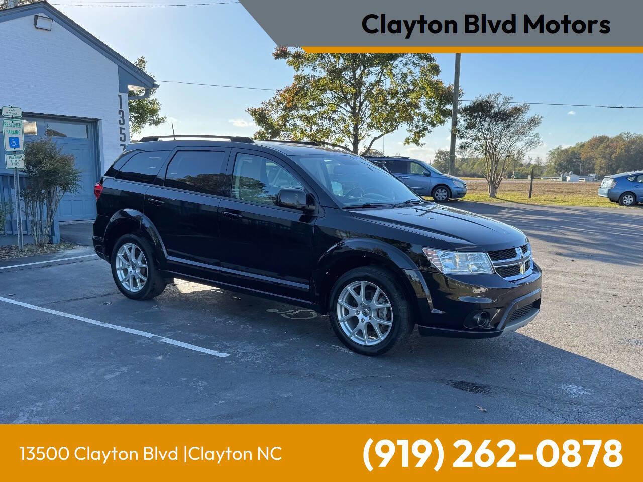 Used 2018 Dodge Journey SXT image 1
