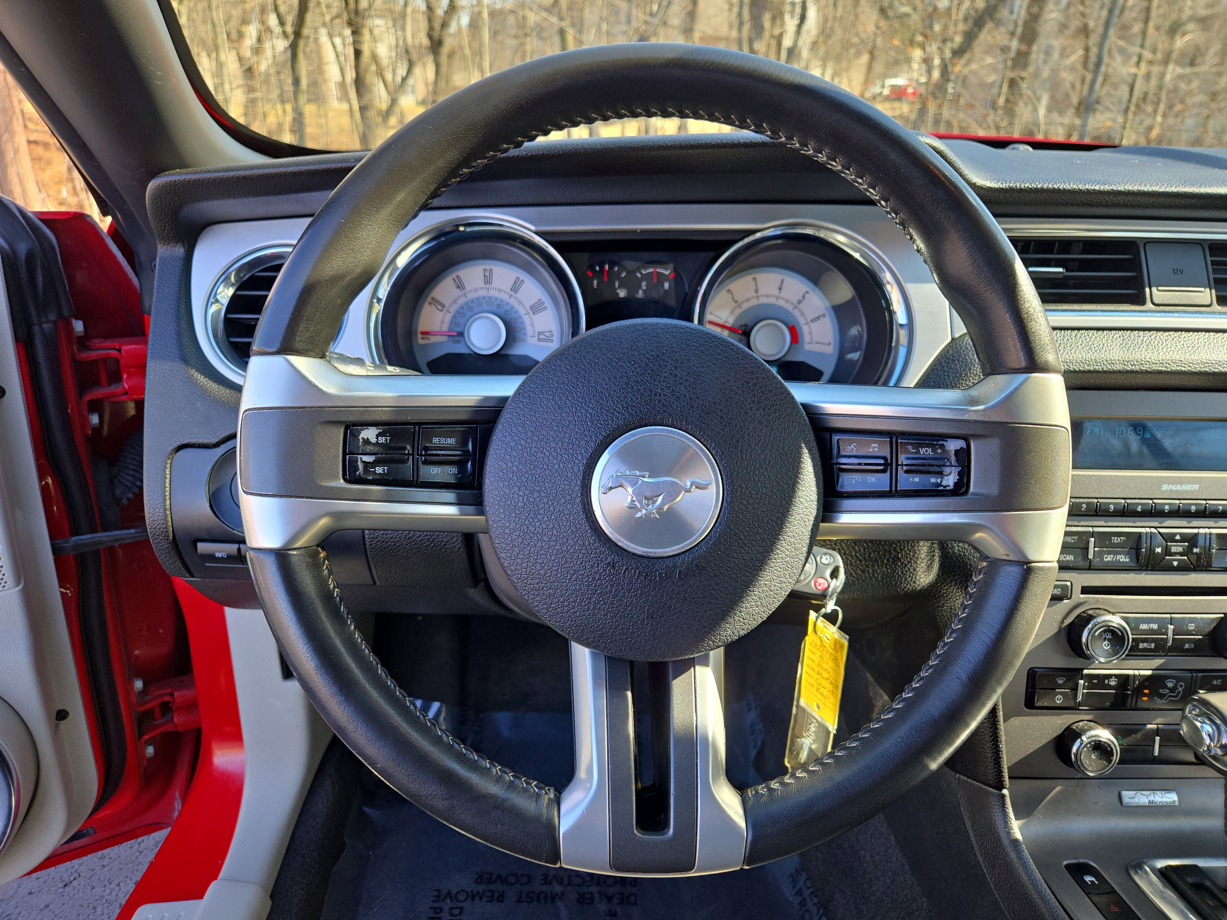 Used 2010 Ford Mustang Convertible image 16