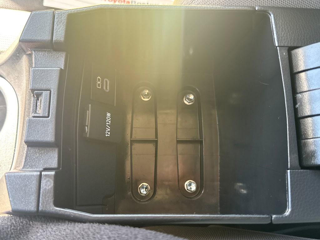 Used 2025 Toyota Corolla LE image 27