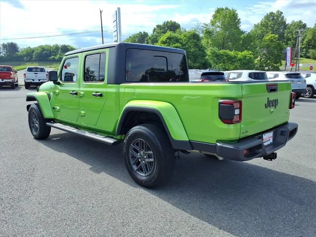 Used 2025 Jeep Gladiator Sport AWD/4WD image 8