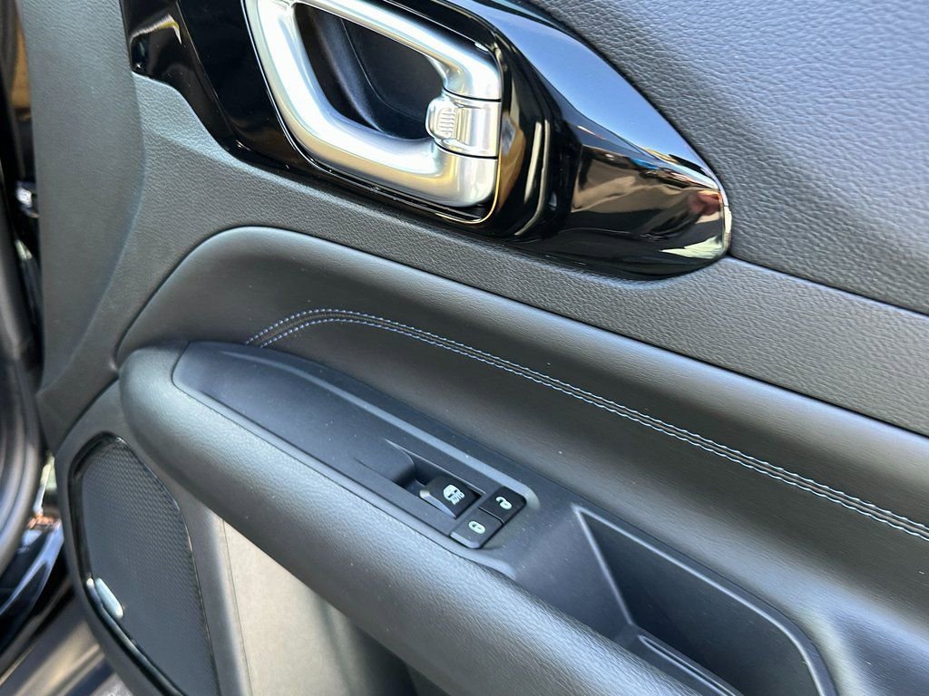 New 2026 Jeep Compass Latitude w/ Sun and Sound Group image 14