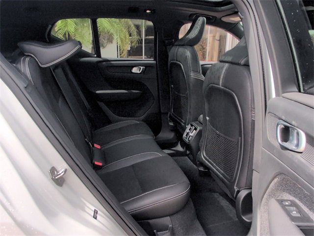 Used 2022 Volvo XC40 P8 Recharge Plus image 15