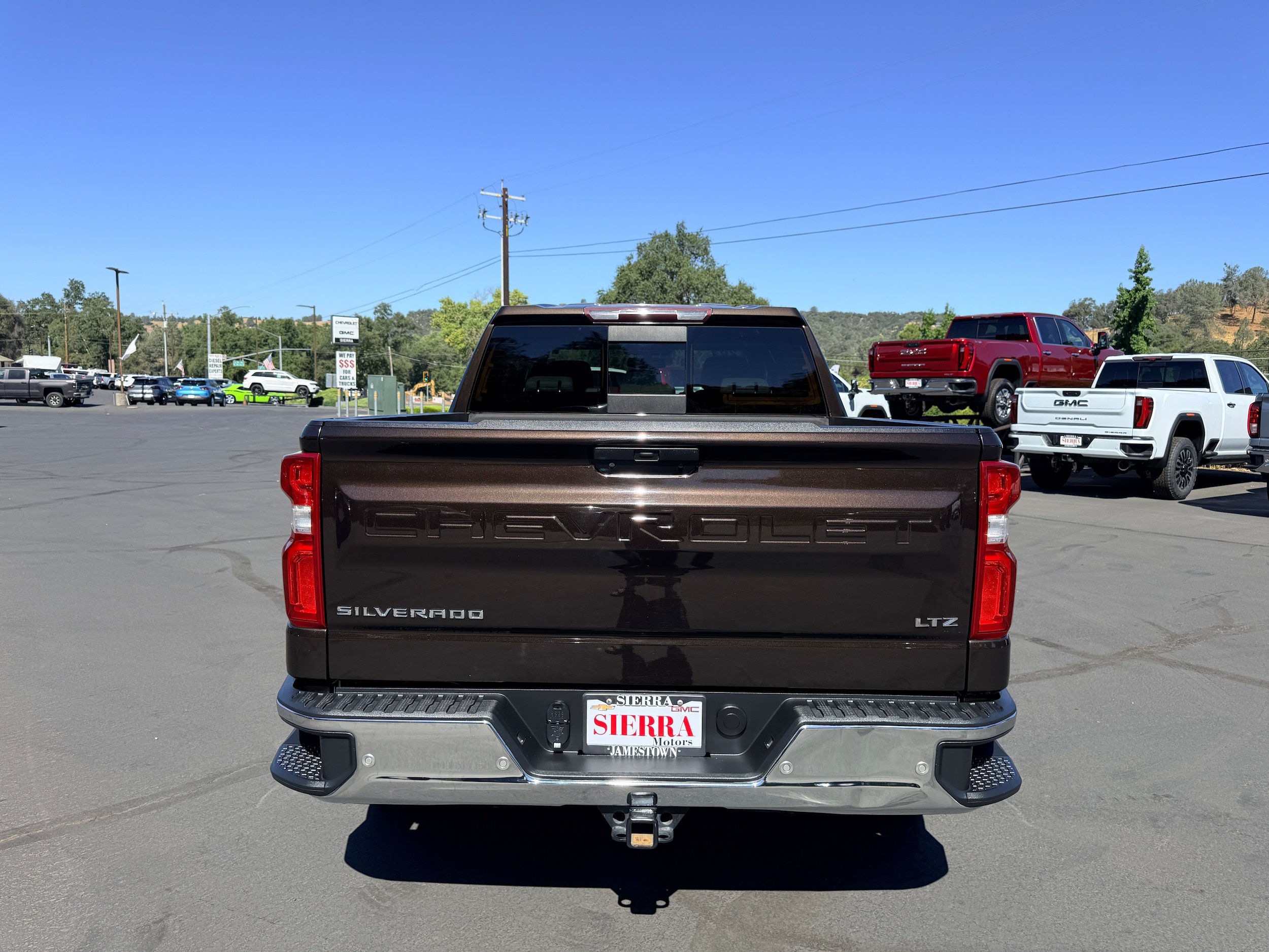Used 2020 Chevrolet Silverado 1500 LTZ w/ LTZ Plus Package AWD/4WD image 7