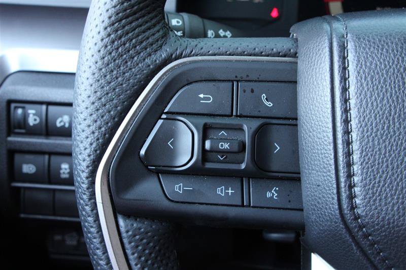 Used 2025 Toyota Tacoma SR5 AWD/4WD image 19