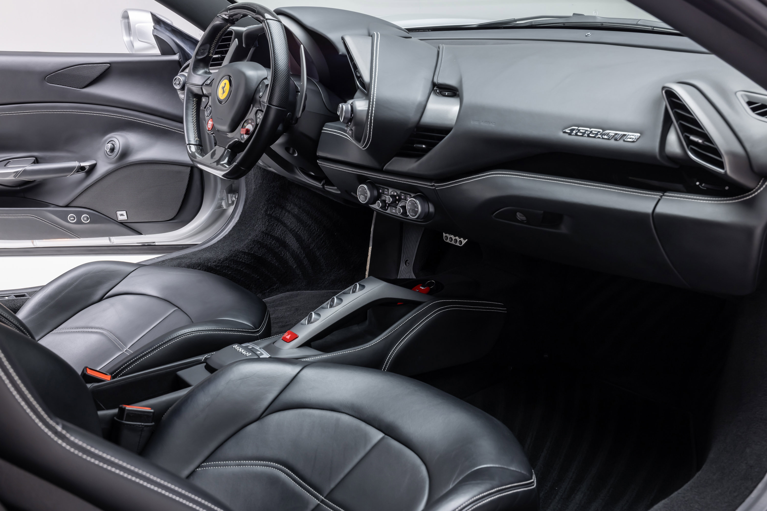 Certified 2018 Ferrari 488 GTB RWD image 38
