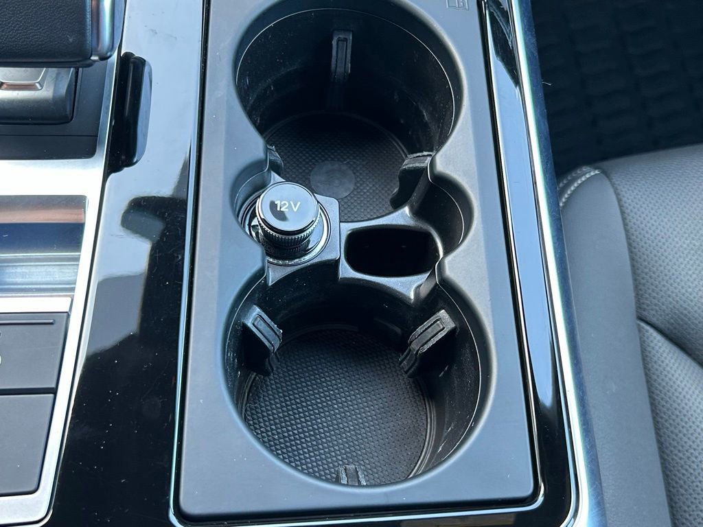 Used 2022 Audi Q8 Premium Plus w/ Premium Plus Package image 38