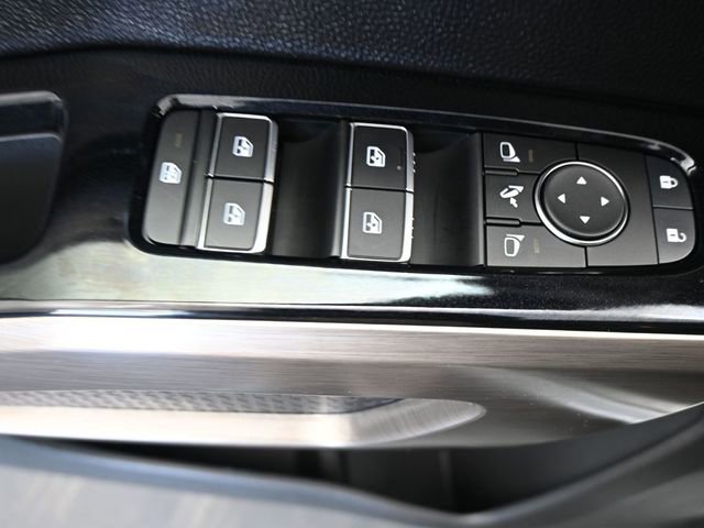 Used 2025 Nissan Pathfinder Platinum image 23