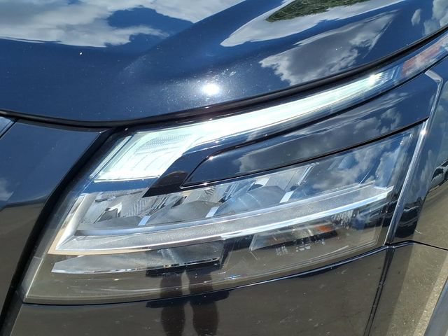 Used 2023 Nissan Pathfinder SL w/ Black Appearance Package FWD image 9