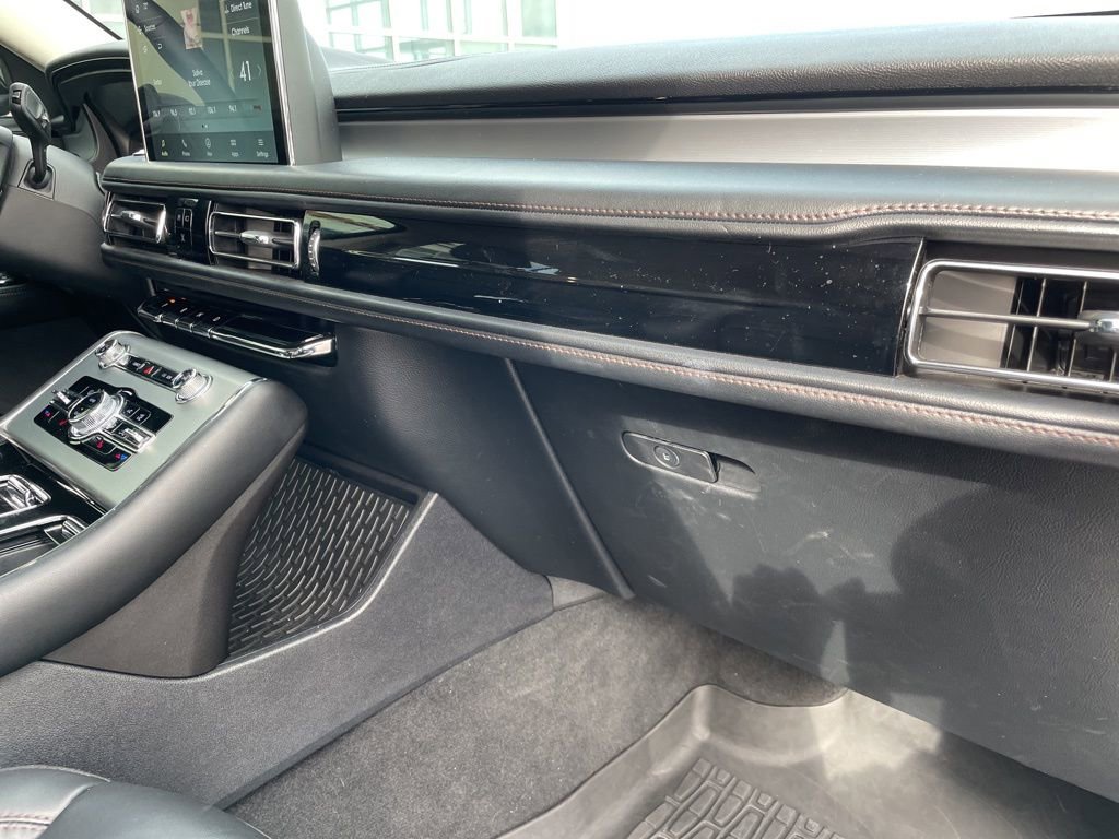 Used 2023 Lincoln Aviator AWD image 34