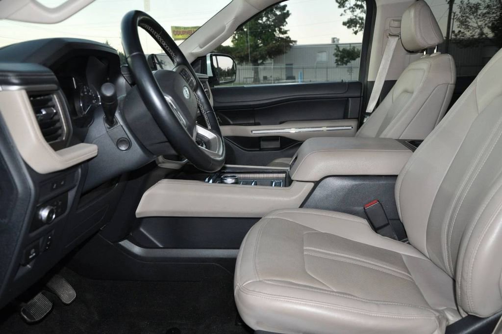 Used 2022 Ford Expedition Limited image 10