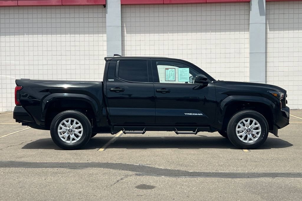 Certified 2025 Toyota Tacoma SR5 AWD/4WD image 3