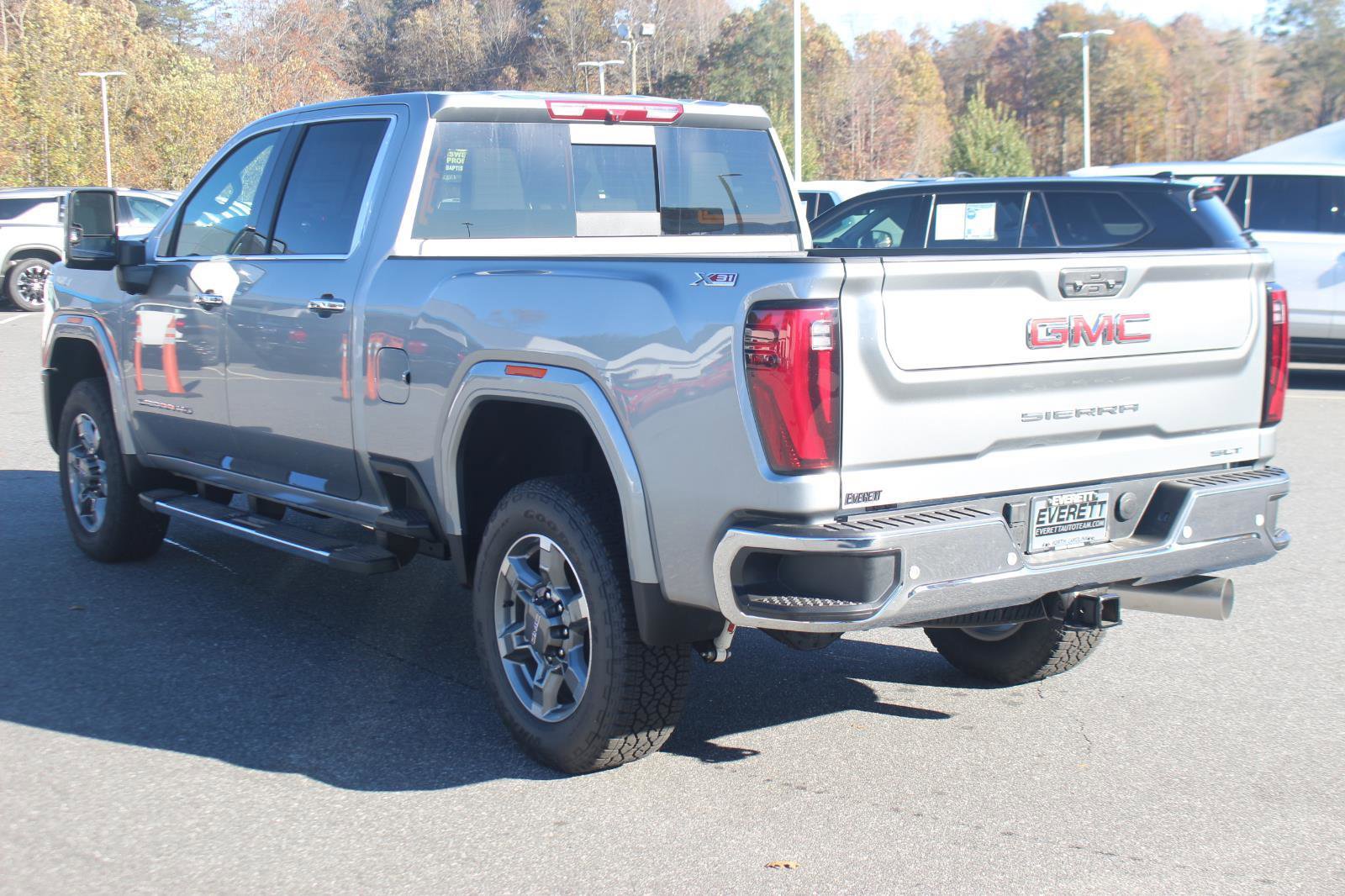 New 2025 GMC Sierra 2500 SLT w/ SLT Premium Package image 5