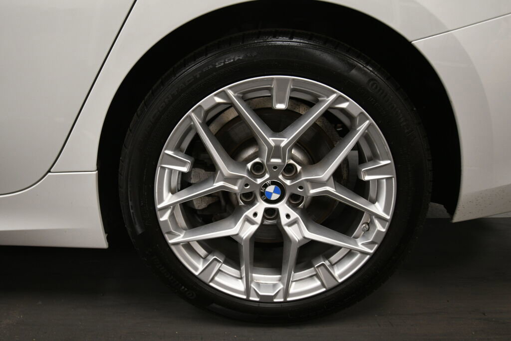 Used 2025 BMW 330i xDrive Sedan image 32