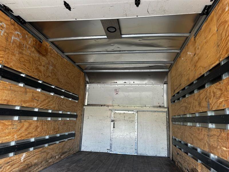 Used 2018 Ford E-350 and Econoline 350 Super Duty image 14