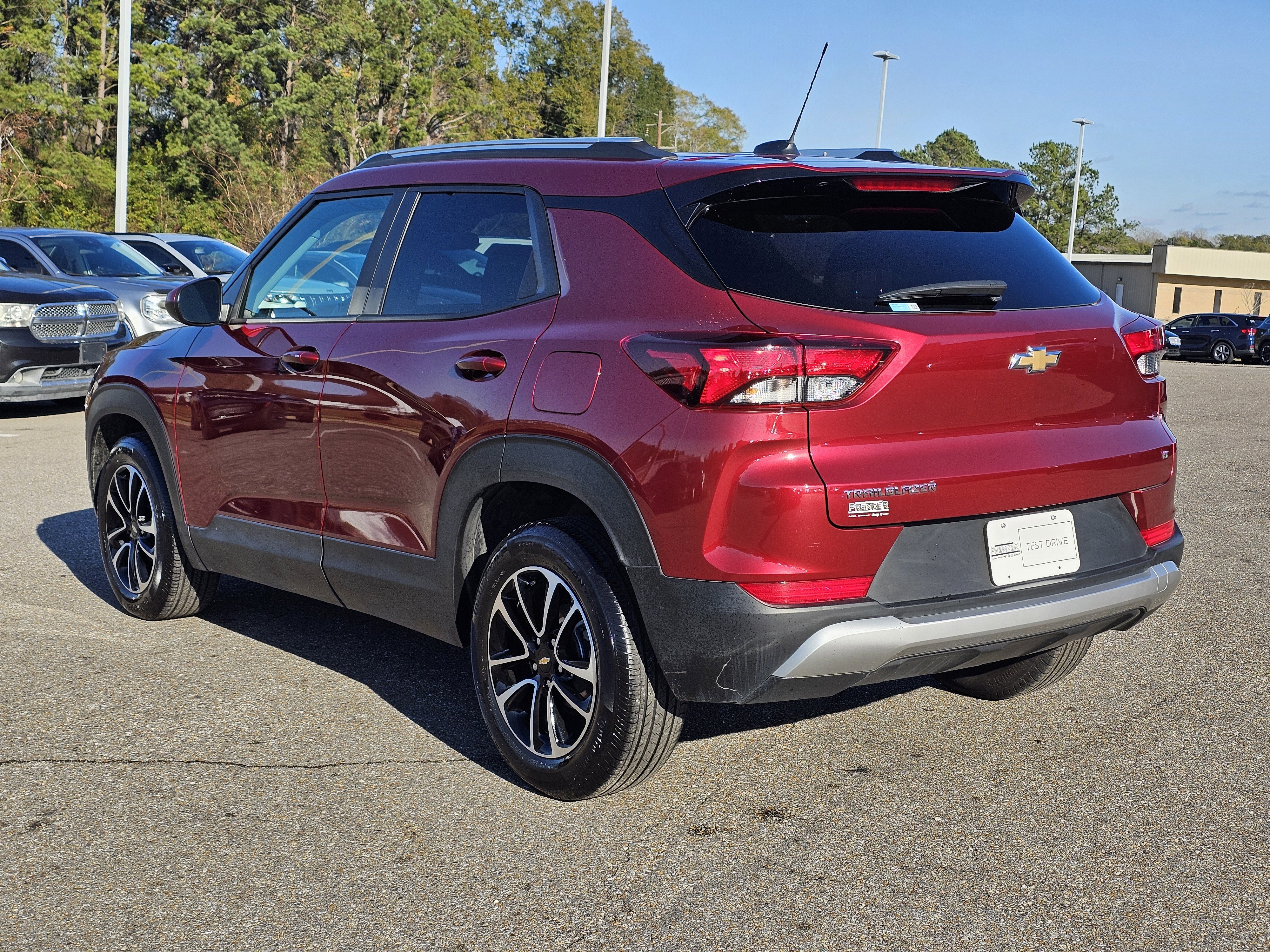 Used 2025 Chevrolet TrailBlazer LT image 12