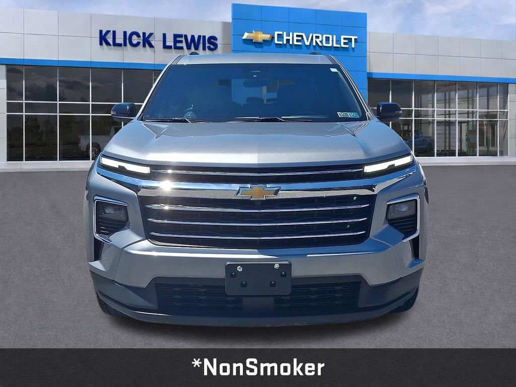 Used 2024 Chevrolet Traverse LT AWD/4WD image 2