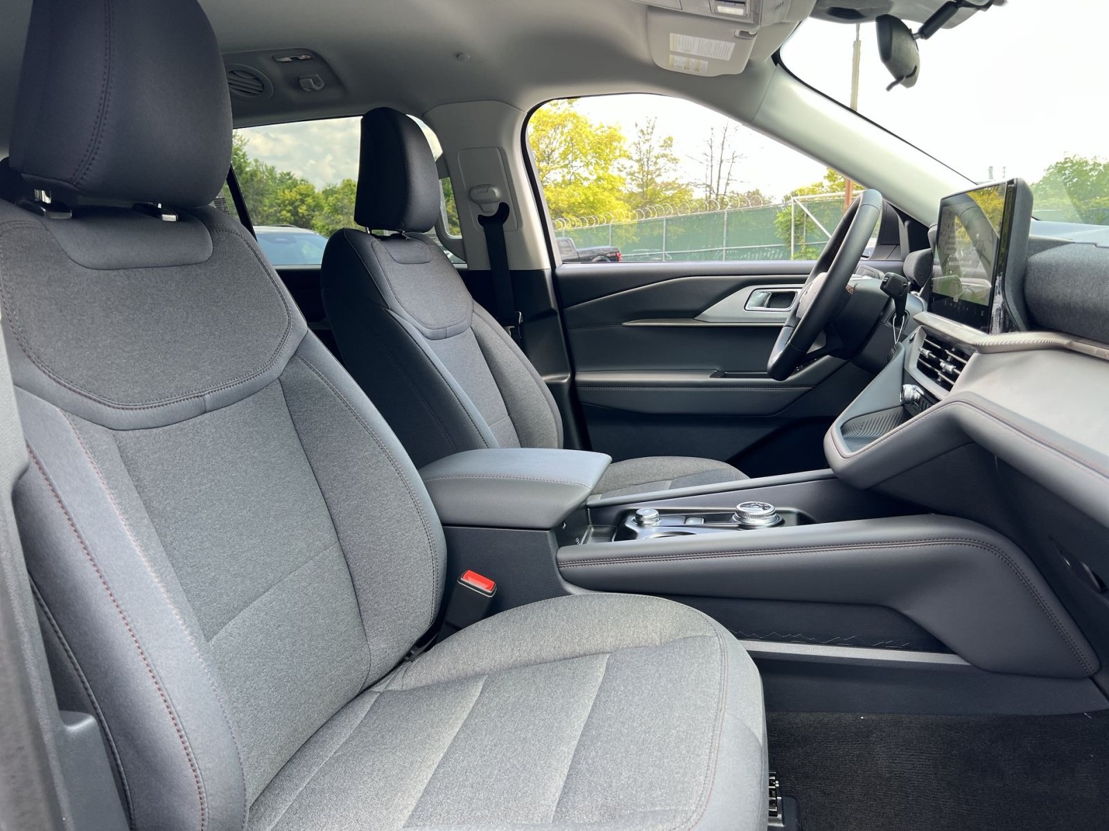 New 2026 Ford Explorer Active AWD/4WD image 27