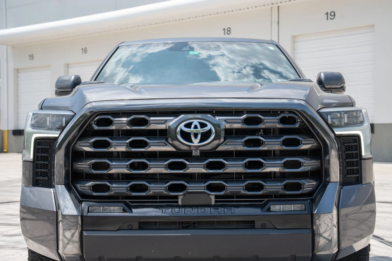 Used 2023 Toyota Tundra Platinum AWD/4WD image 14