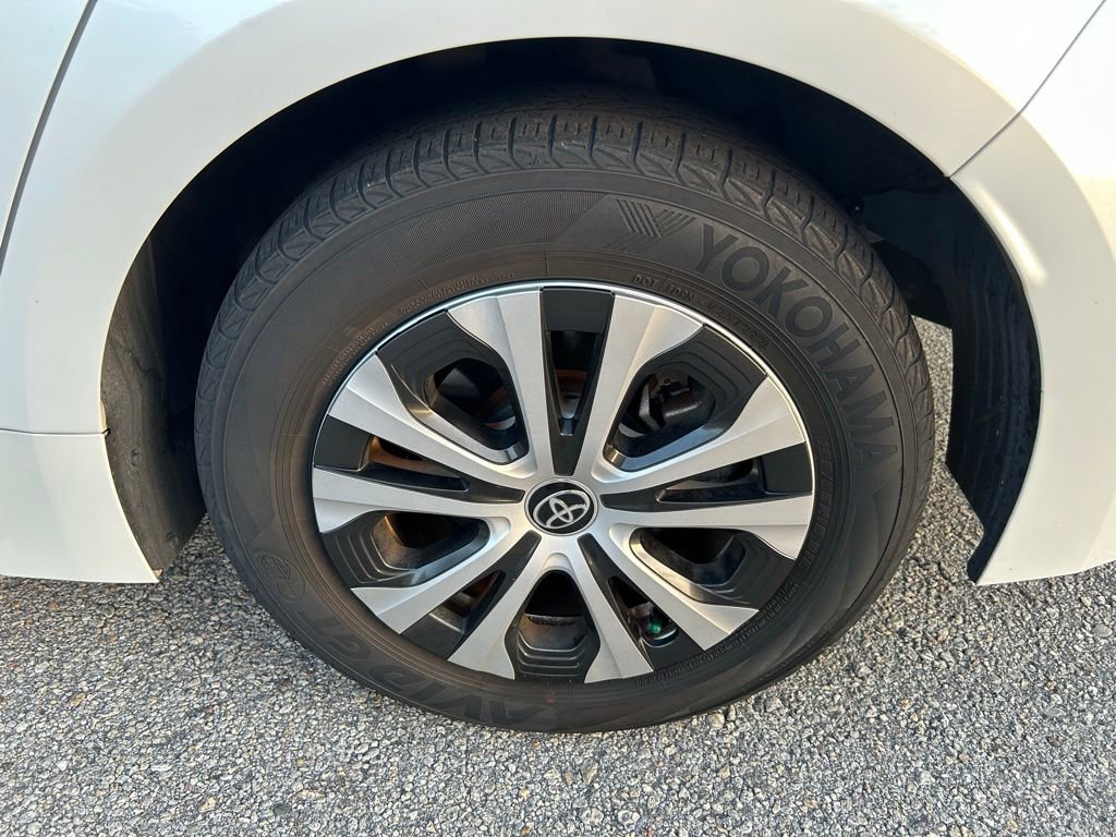 Used 2022 Toyota Corolla LE FWD image 9