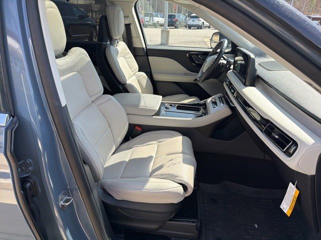 Certified 2025 Lincoln Aviator Reserve w/ Equipment Group 201A image 24
