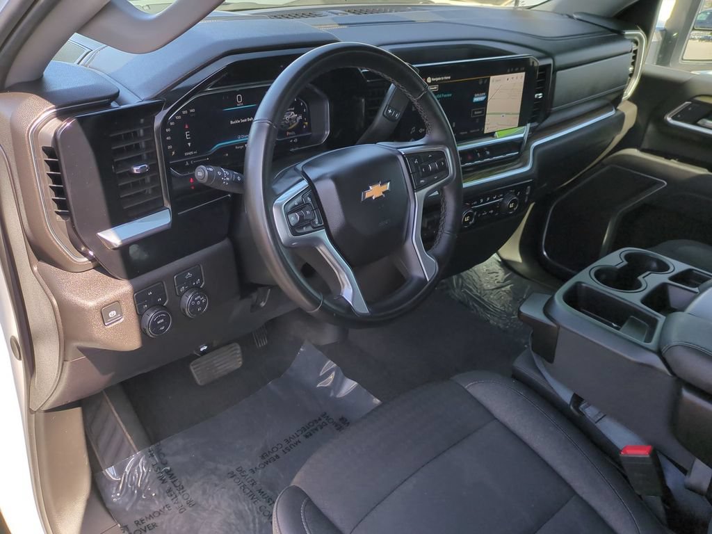 Used 2025 Chevrolet Silverado 2500 LT w/ Convenience Package AWD/4WD image 11