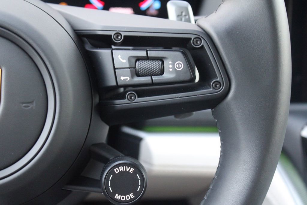 Certified 2025 Porsche Panamera image 24